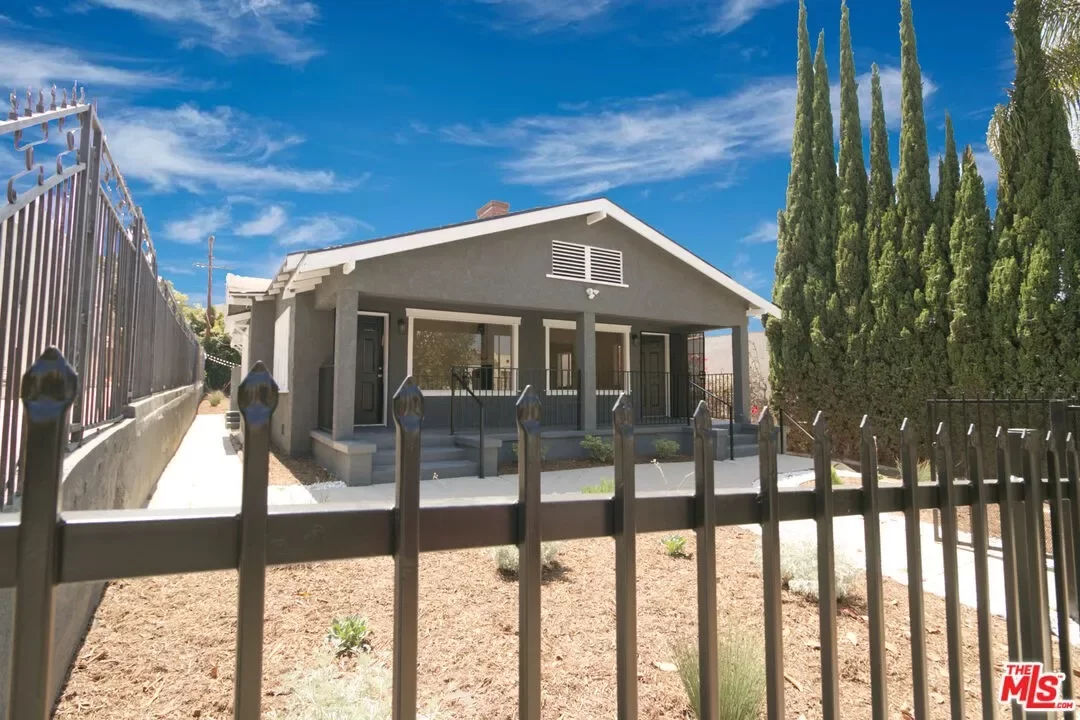 4BR Multi-Family for Sale in Los Angeles, CA