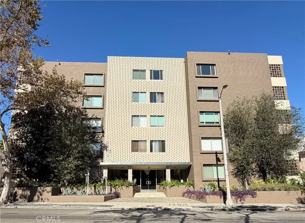 2BR Condo for Sale in Los Angeles, CA