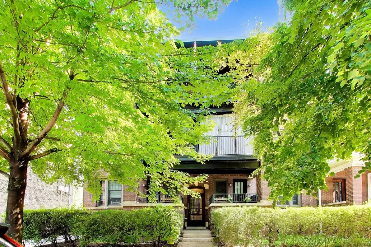 2BR Condo for Sale in Chicago, IL