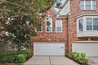 3BR Townhouse for Sale in Houston, TX