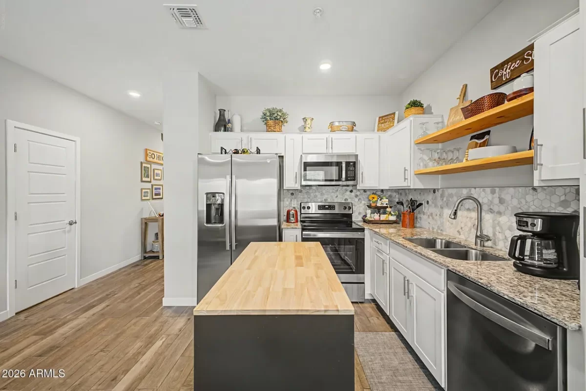 2BR Townhouse for Sale in Phoenix, AZ