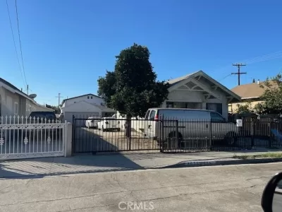 4BR Multi-Family for Sale in Los Angeles, CA