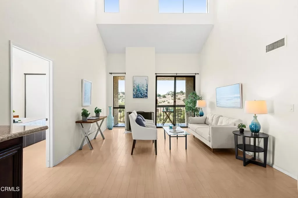 2BR Condo for Sale in Los Angeles, CA