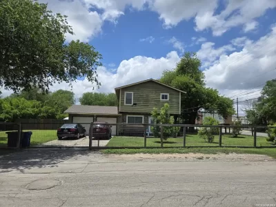 4BR House for Sale in San Antonio, TX