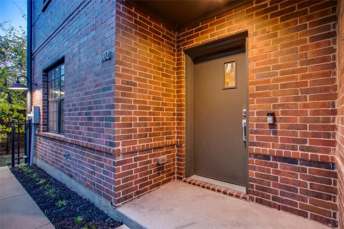 3BR Townhouse for Rent in Dallas, TX