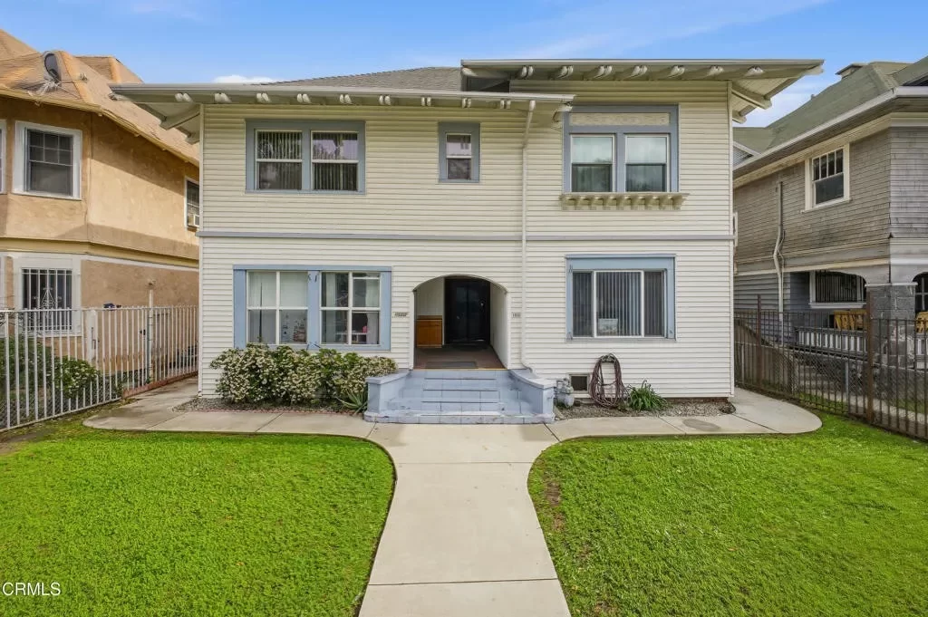 6BR Multi-Family for Sale in Los Angeles, CA
