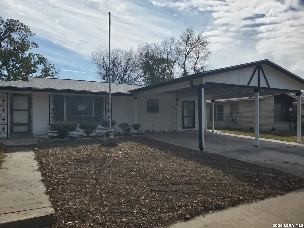 2BR House for Sale in San Antonio, TX