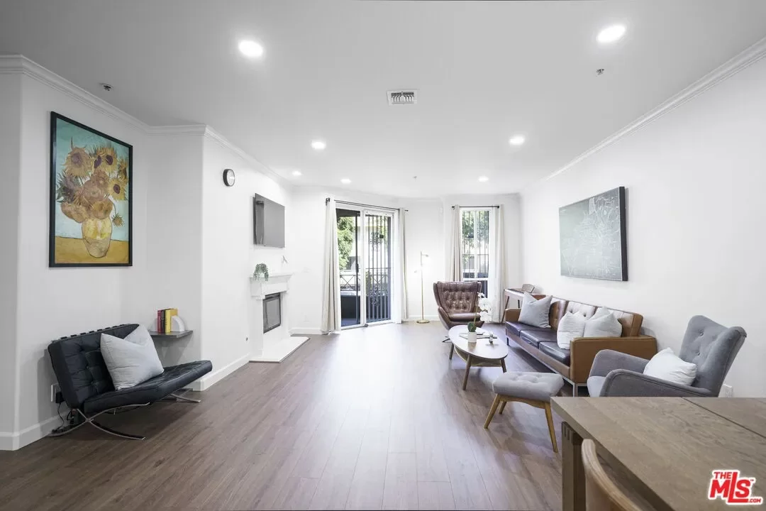 2BR Condo for Sale in Los Angeles, CA