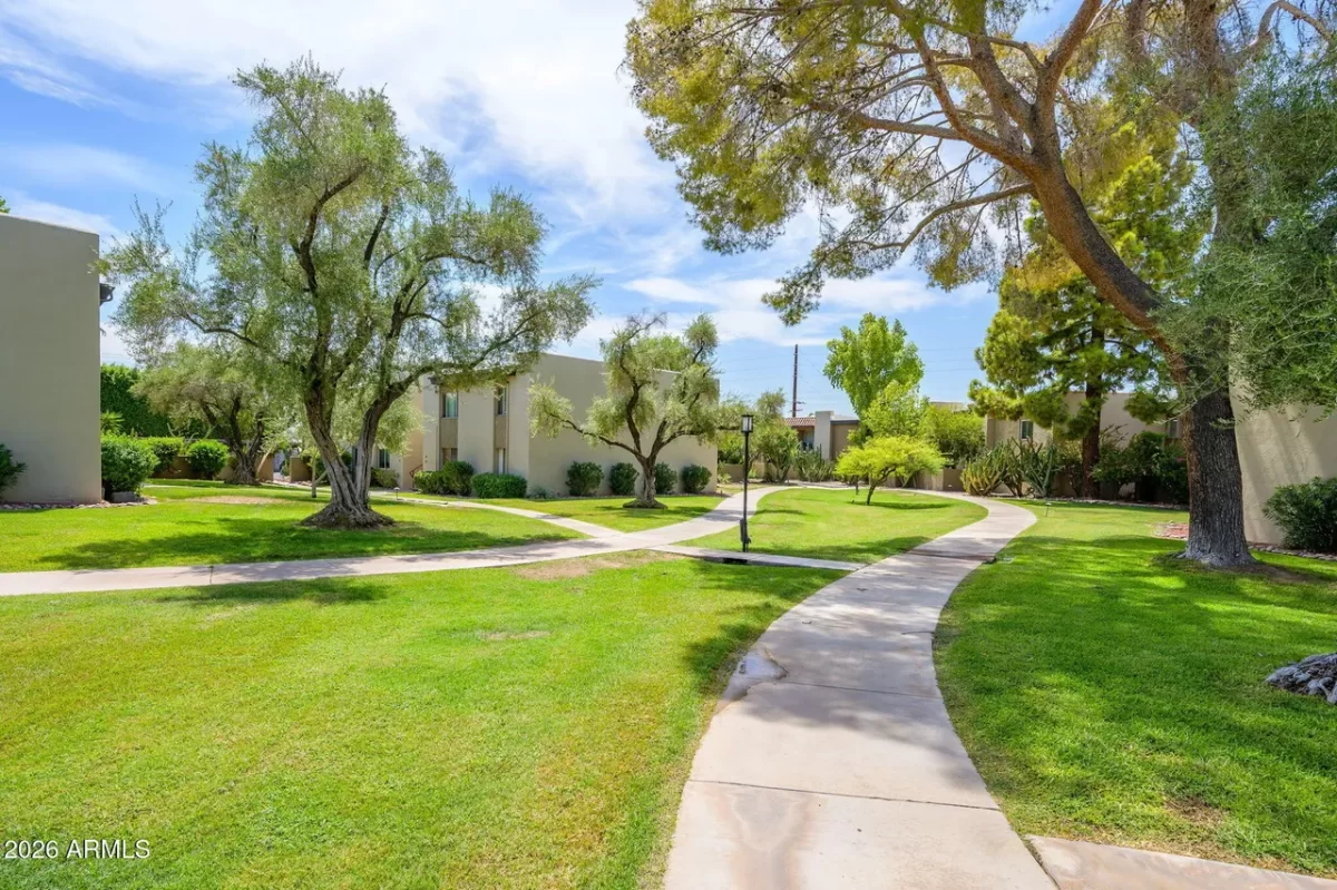2BR Condo for Sale in Phoenix, AZ