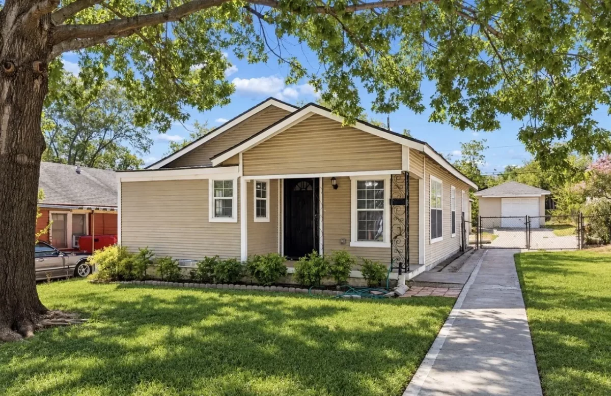 2BR House for Sale in Dallas, TX