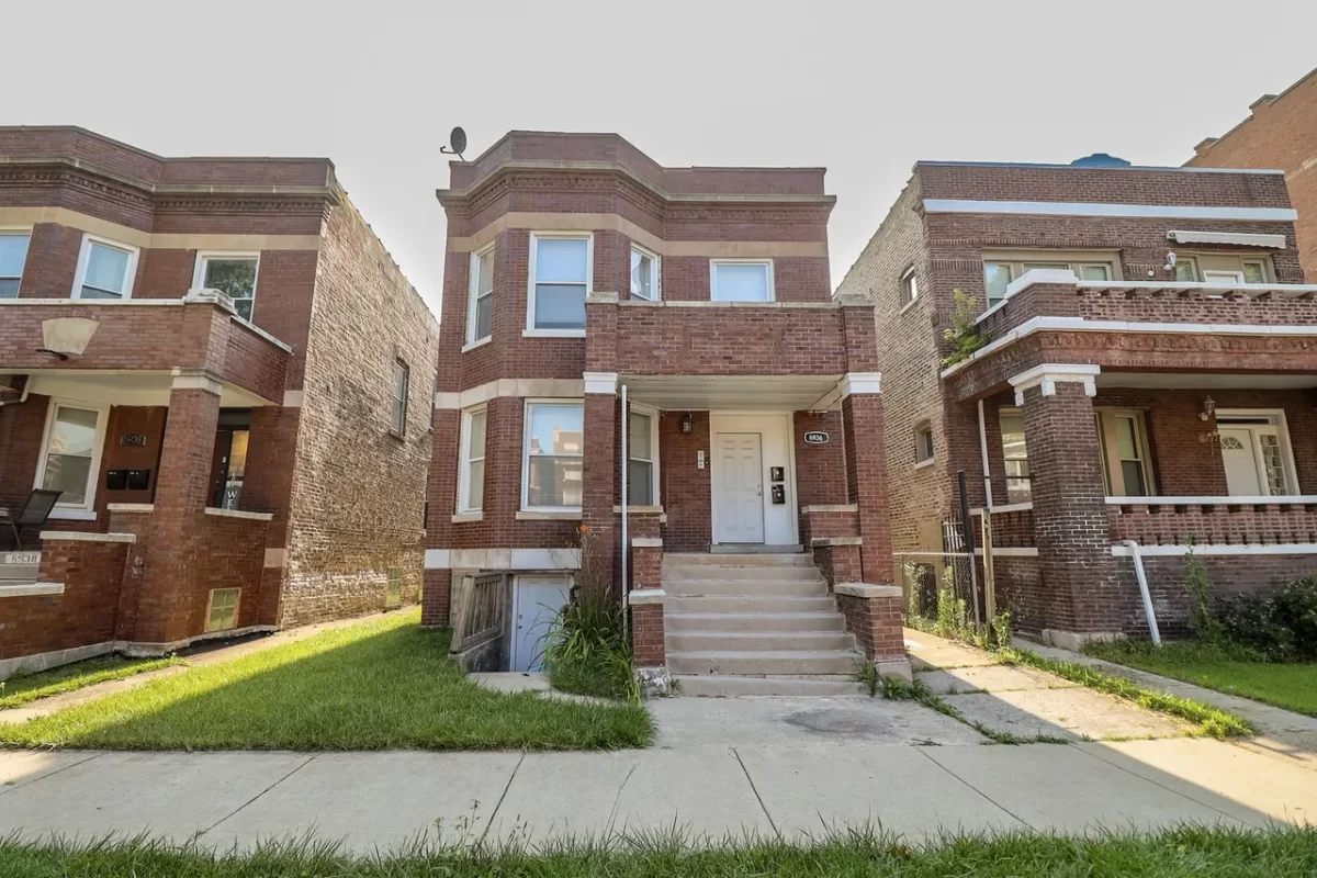 6BR Multi-Family for Sale in Chicago, IL
