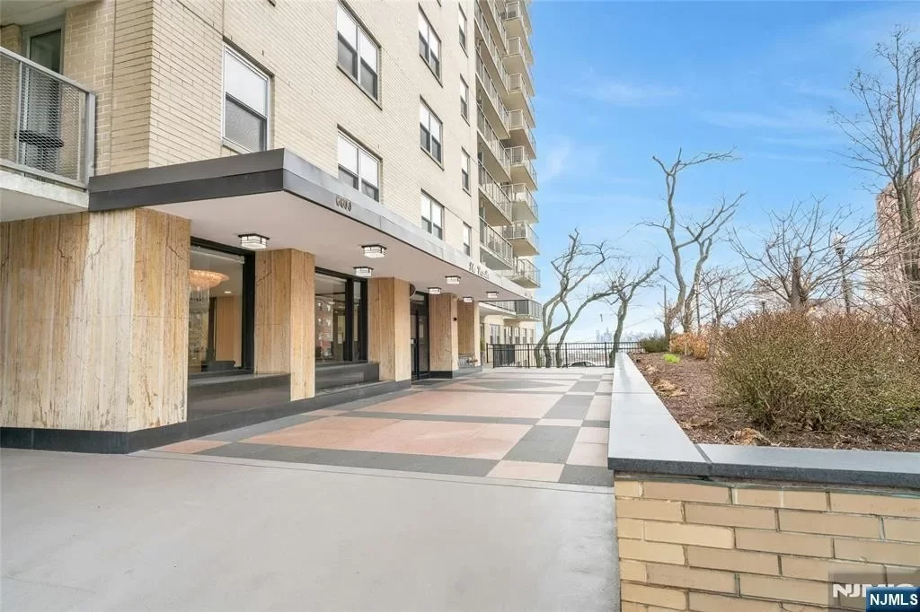 1BR Condo for Sale in West New York, NJ
