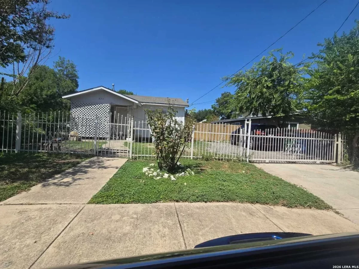 2BR House for Sale in San Antonio, TX