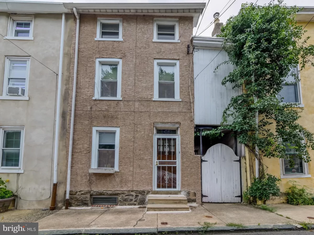 3BR Townhouse for Sale in Philadelphia, PA