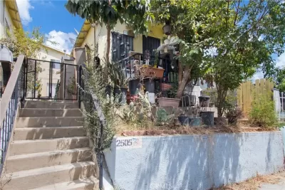 5BR Multi-Family for Sale in Los Angeles, CA