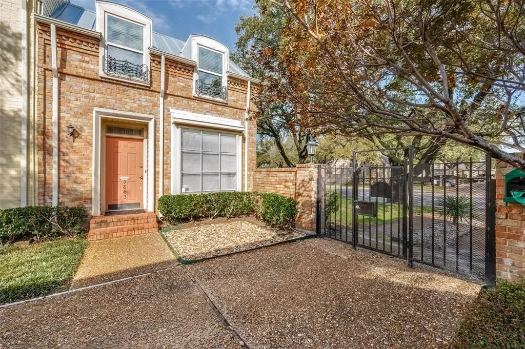 2BR Condo for Sale in Dallas, TX