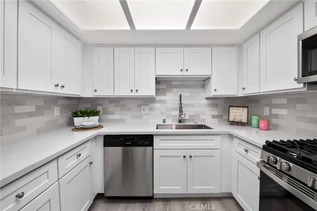 2BR Condo for Sale in Glendale, CA