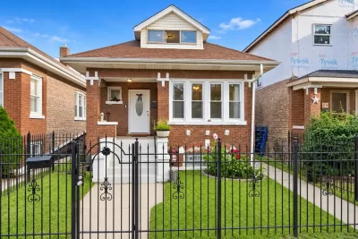 4BR House for Sale in Chicago, IL