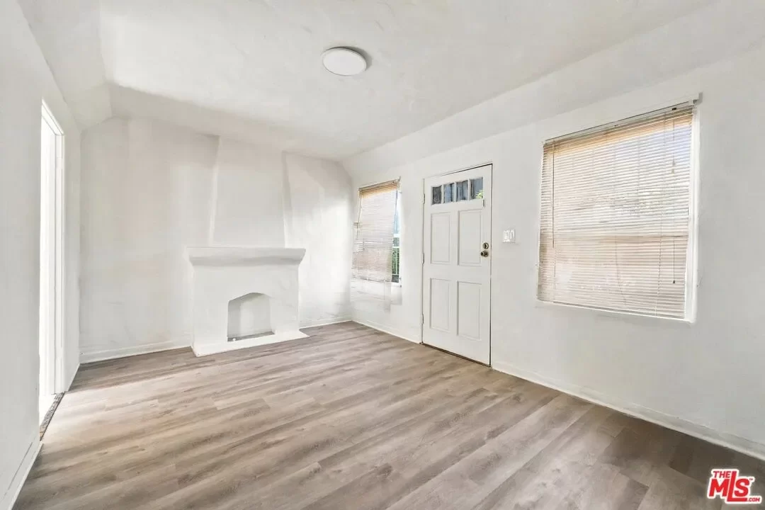 4BR Multi-Family for Sale in Los Angeles, CA
