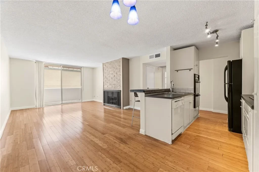 1BR Condo for Sale in Los Angeles, CA