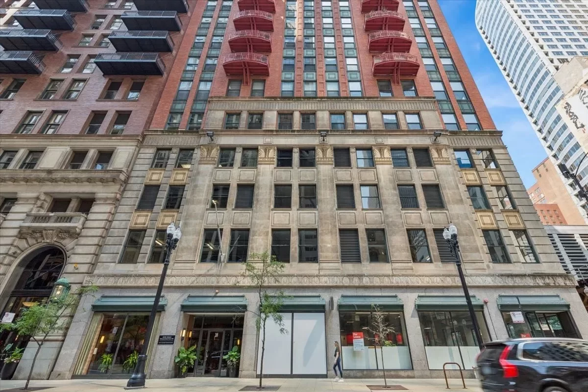 2BR Condo for Sale in Chicago, IL