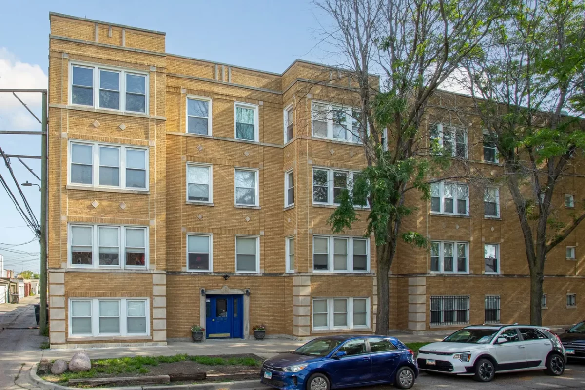 2BR Condo for Sale in Chicago, IL