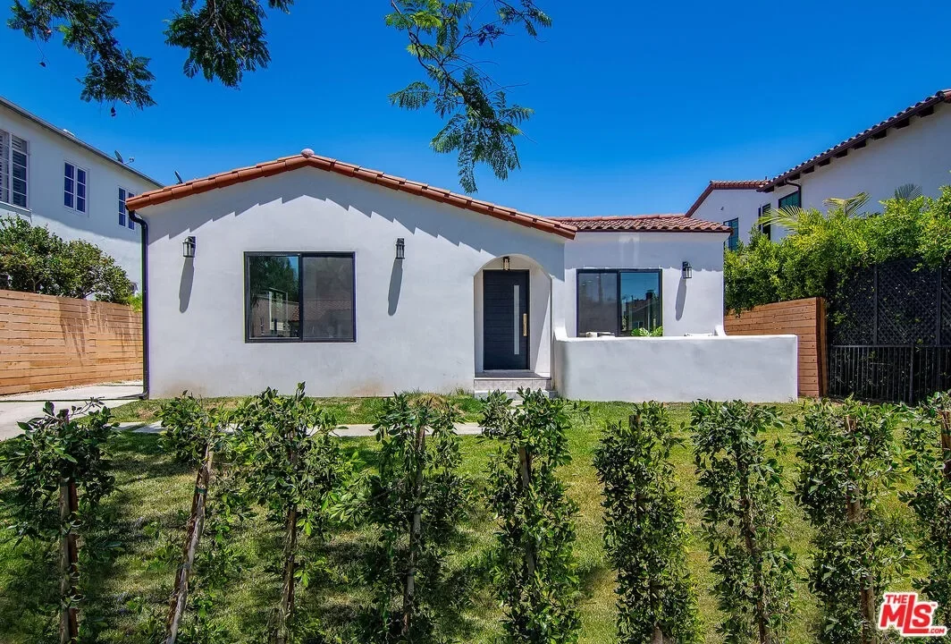 2BR House for Rent in Los Angeles, CA