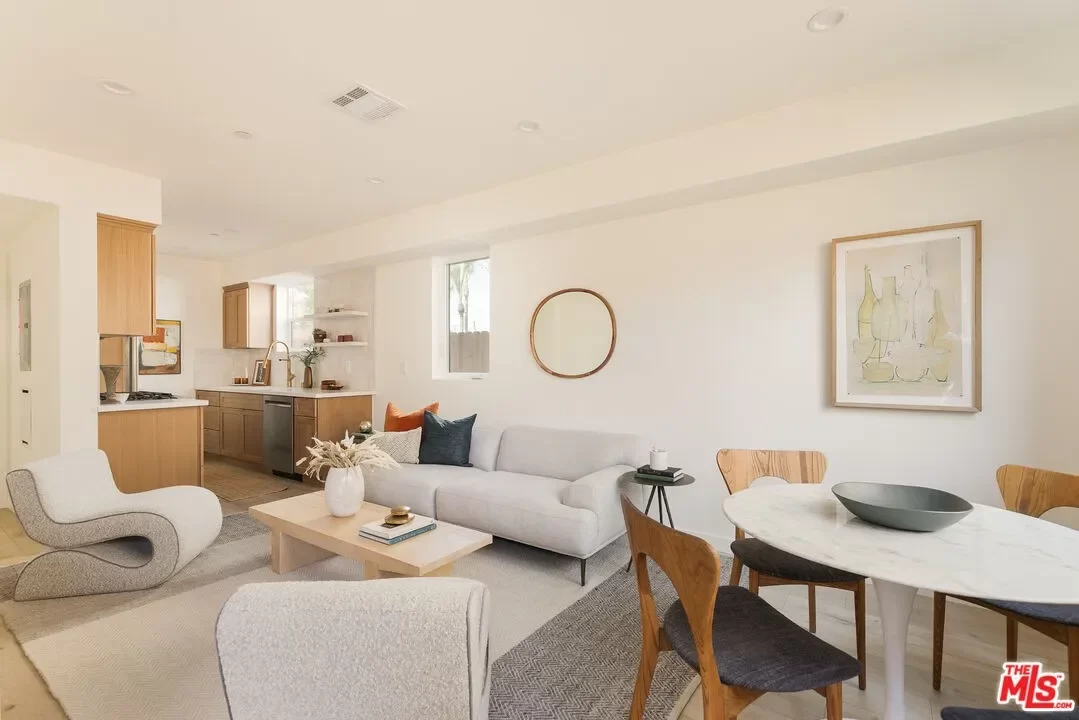 2BR Condo for Sale in Los Angeles, CA