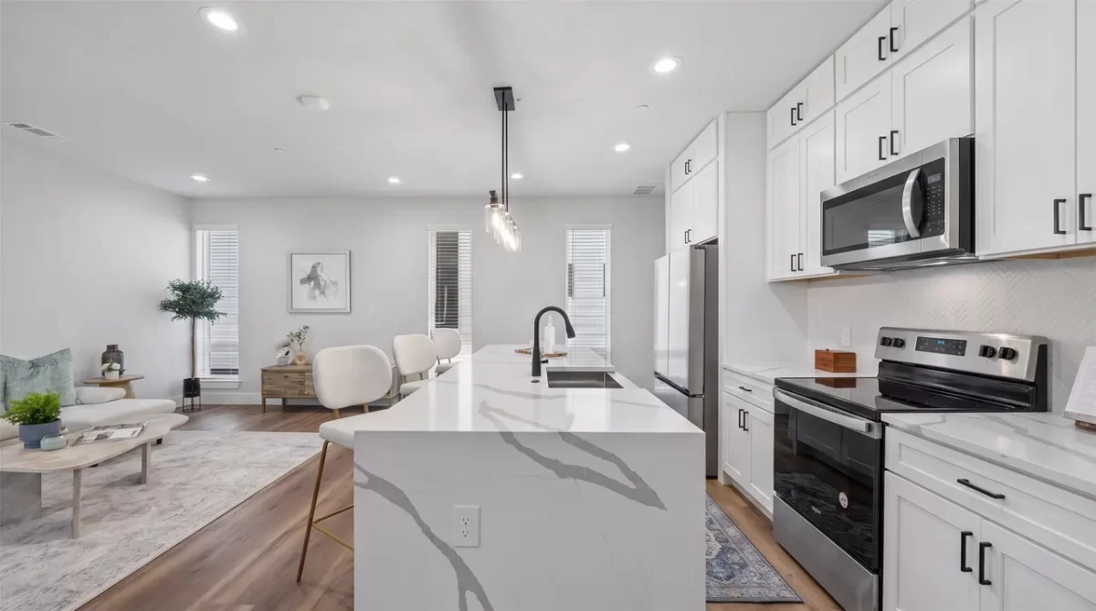 2BR Townhouse for Rent in Dallas, TX