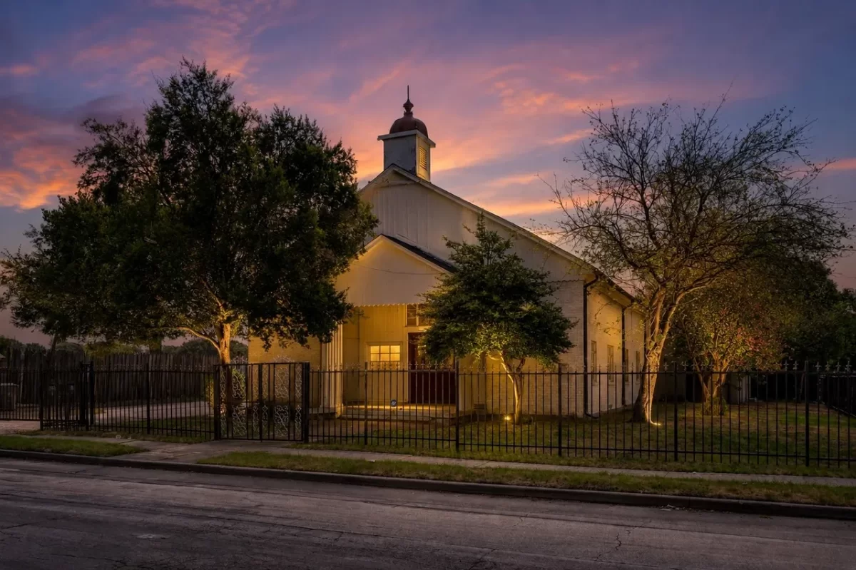 7BR Multi-Family for Sale in Dallas, TX