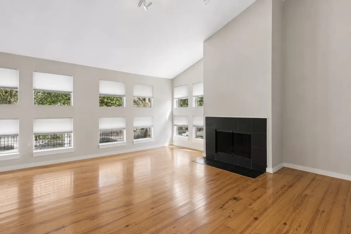2BR Townhouse for Sale in Dallas, TX