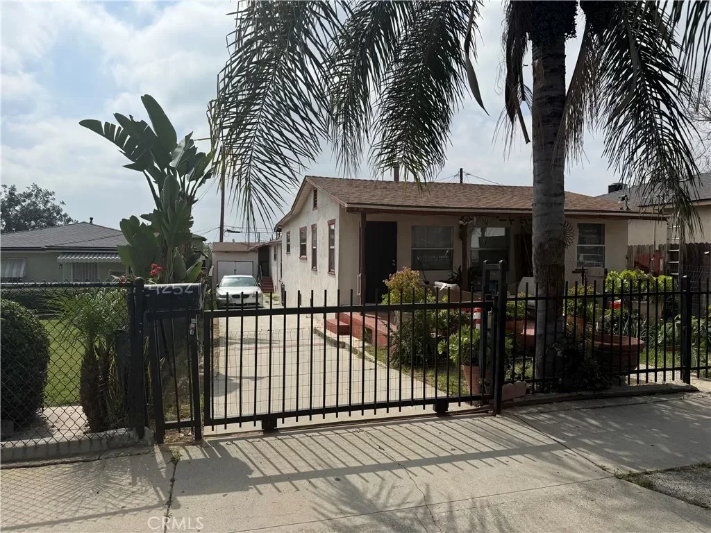 5BR Multi-Family for Sale in East Los Angeles, CA
