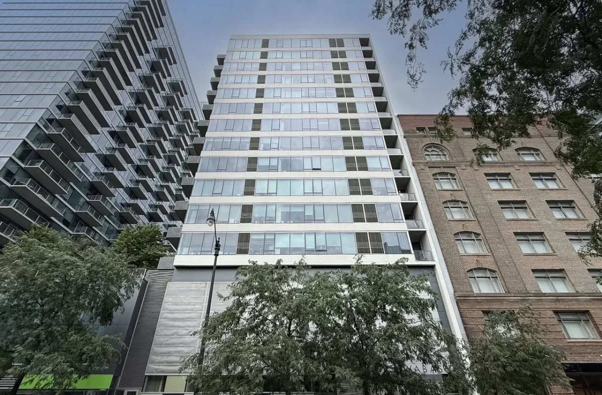 2BR Condo for Sale in Chicago, IL