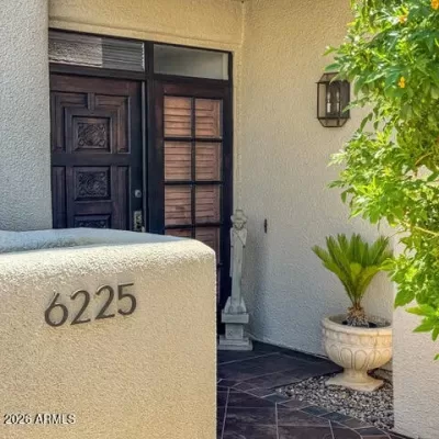 2BR Townhouse for Sale in Phoenix, AZ