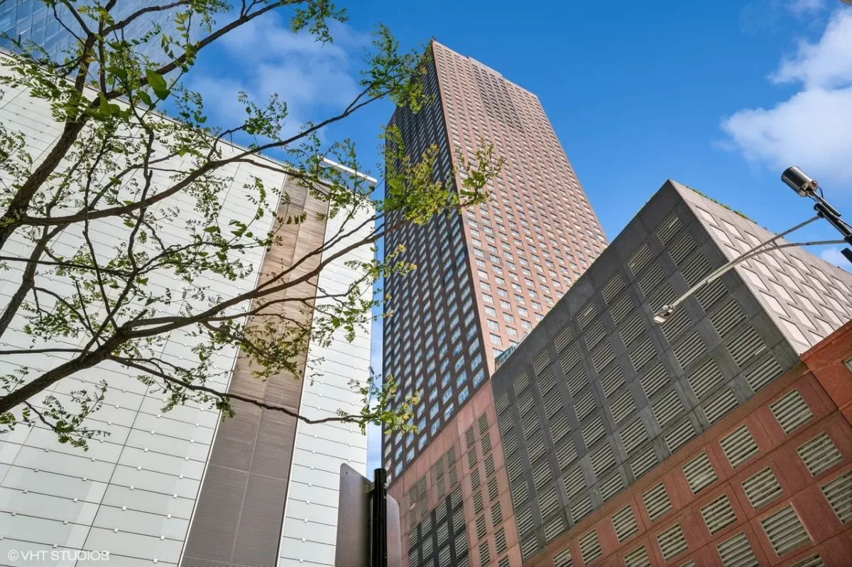 Condo for Sale in Chicago, IL