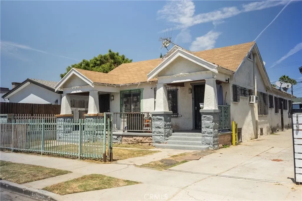 2BR Multi-Family for Sale in Los Angeles, CA