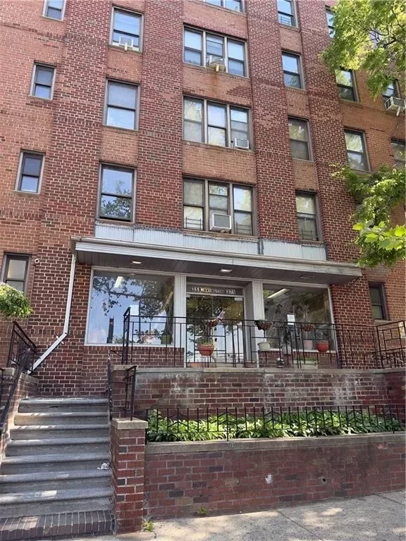 Condo for Sale in Brooklyn, NY