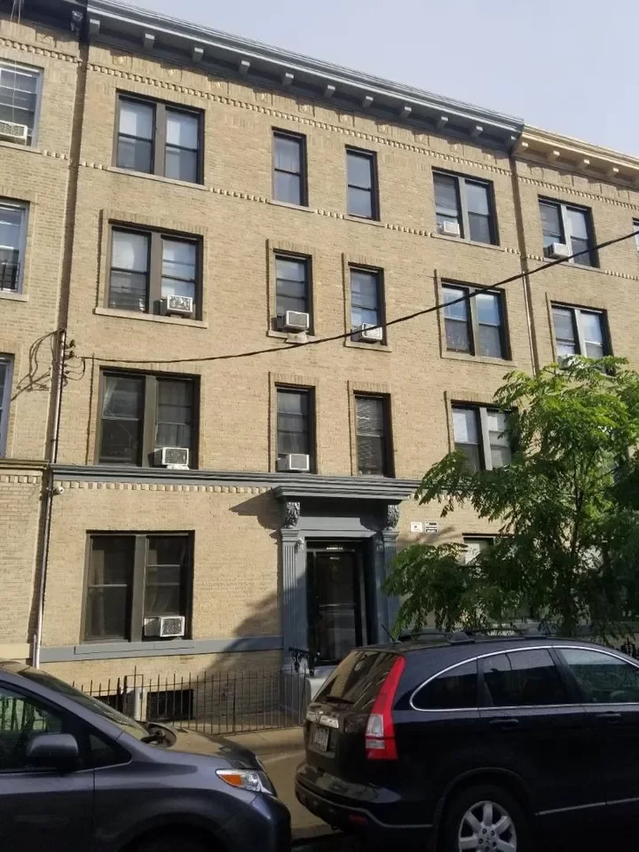 3BR House for Sale in Ridgewood, NY