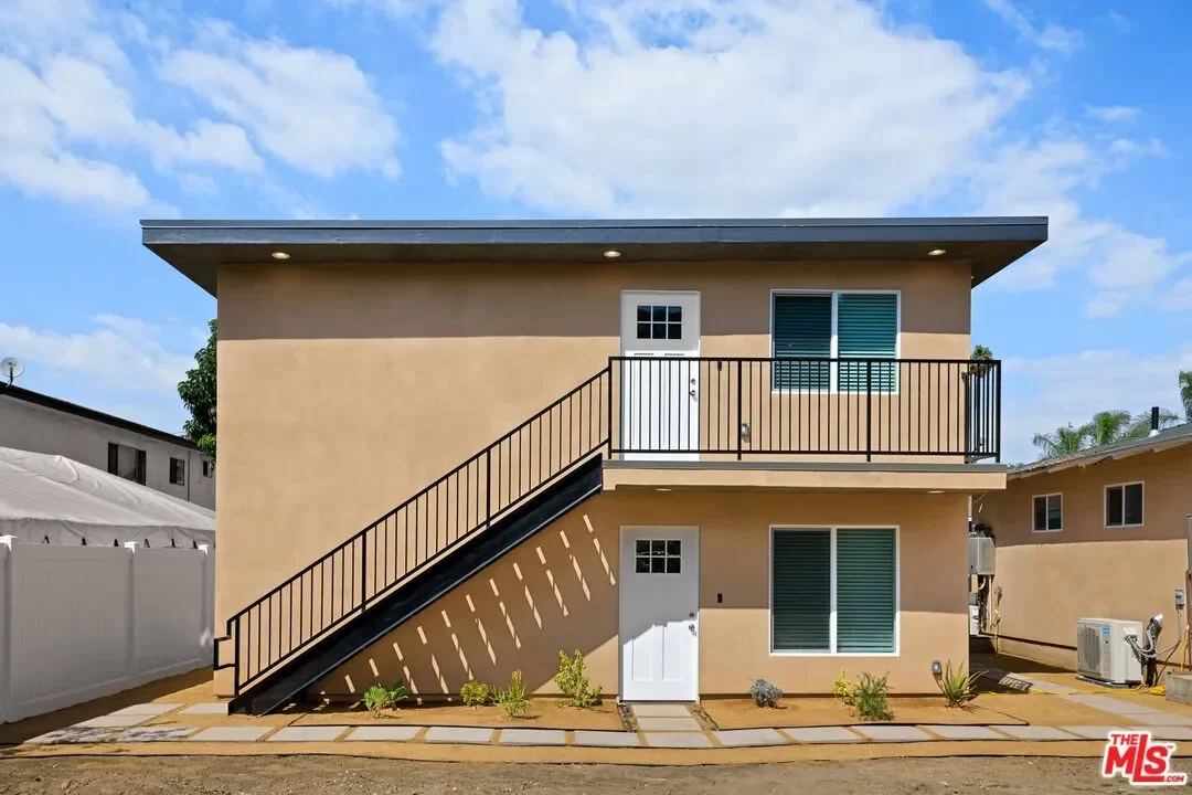 2BR Townhouse for Rent in Los Angeles, CA
