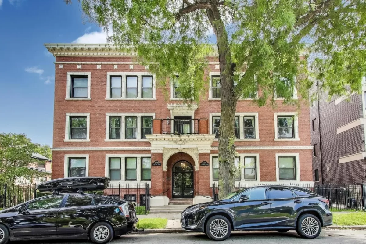 3BR Condo for Sale in Chicago, IL