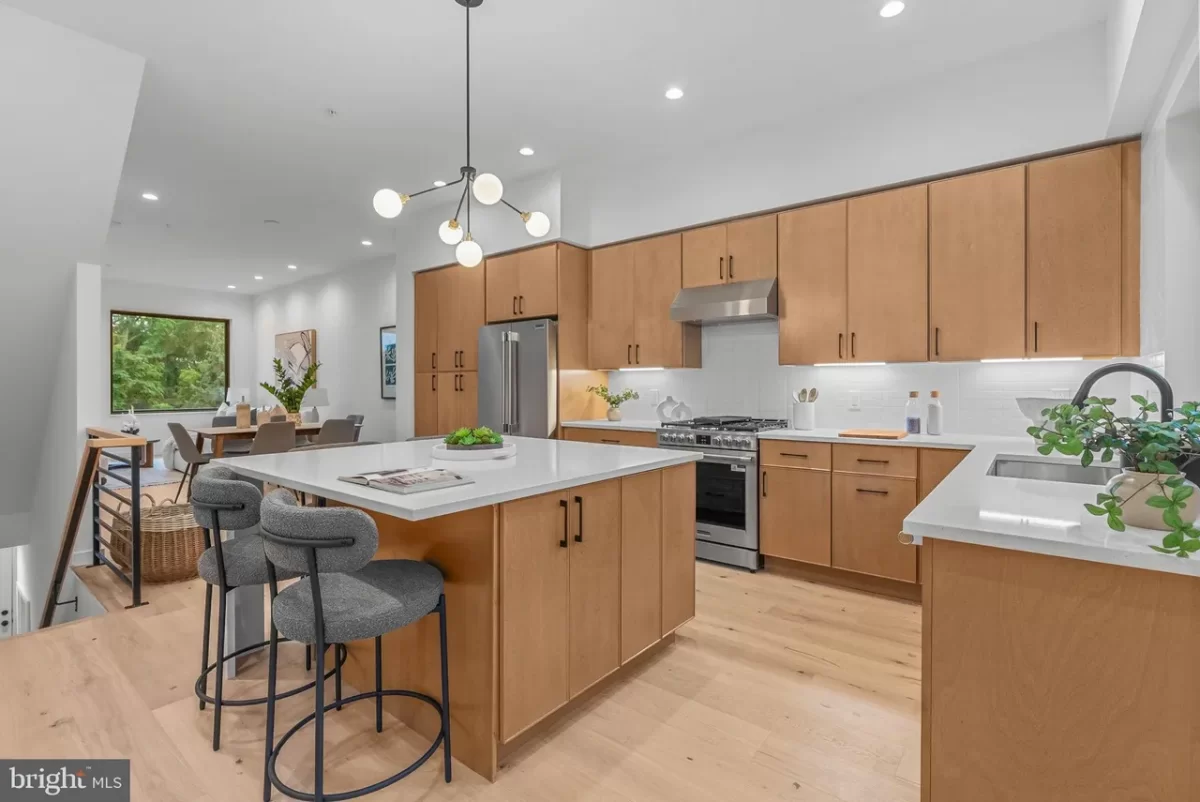 4BR Townhouse for Sale in Philadelphia, PA