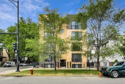 3BR Apartment for Rent in Chicago, IL