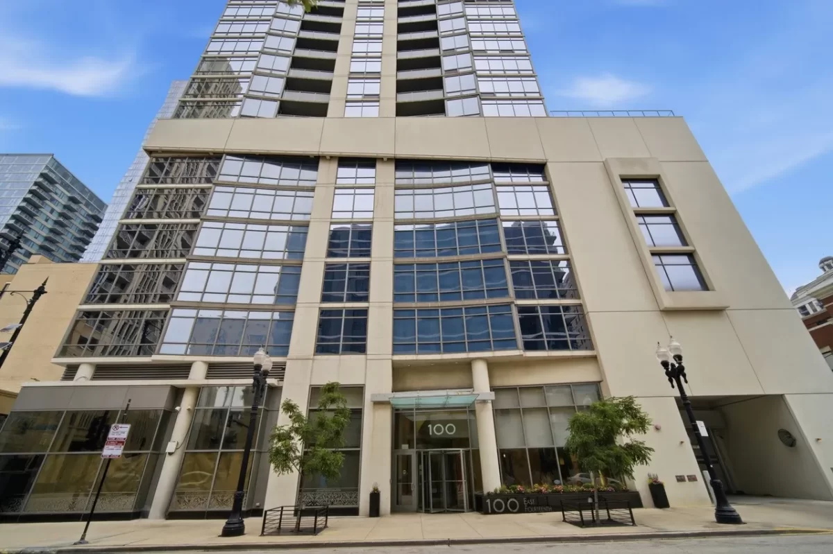2BR Condo for Sale in Chicago, IL