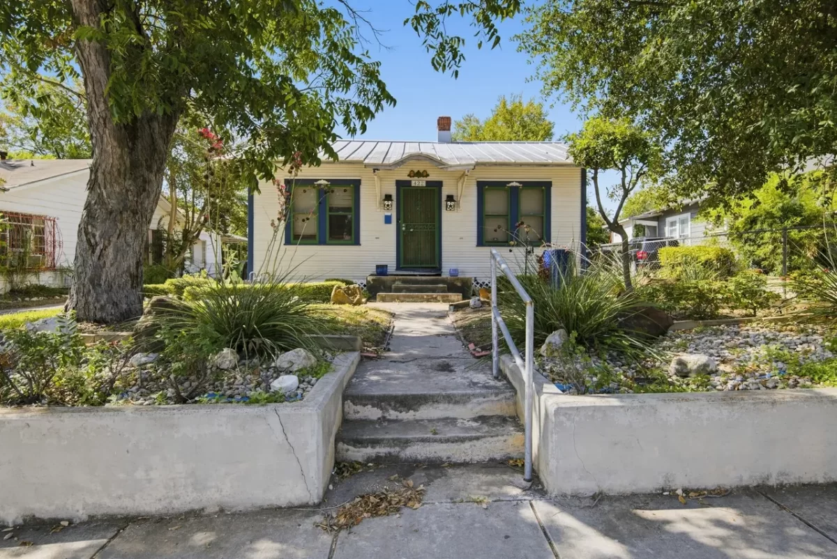 1BR House for Sale in San Antonio, TX