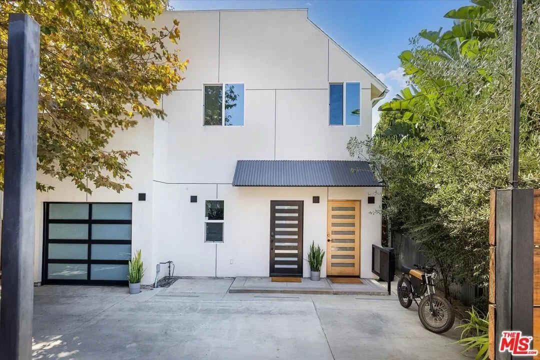 6BR Multi-Family for Sale in Los Angeles, CA