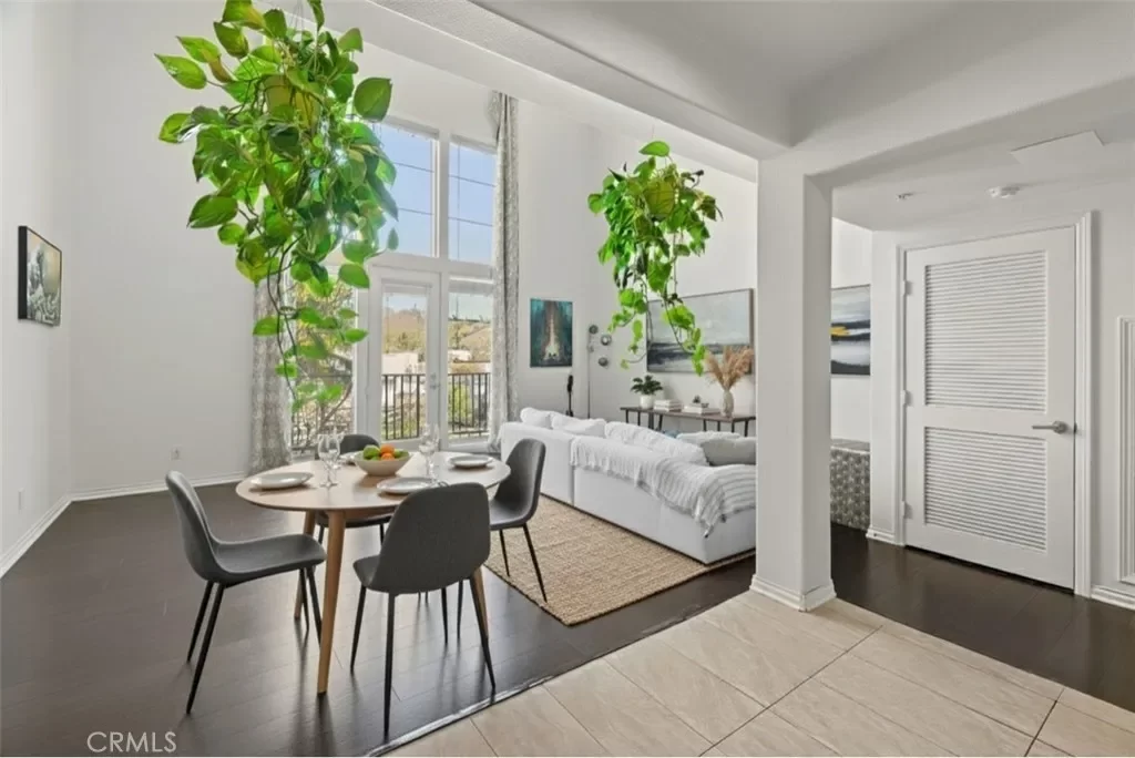 Condo for Sale in Los Angeles, CA