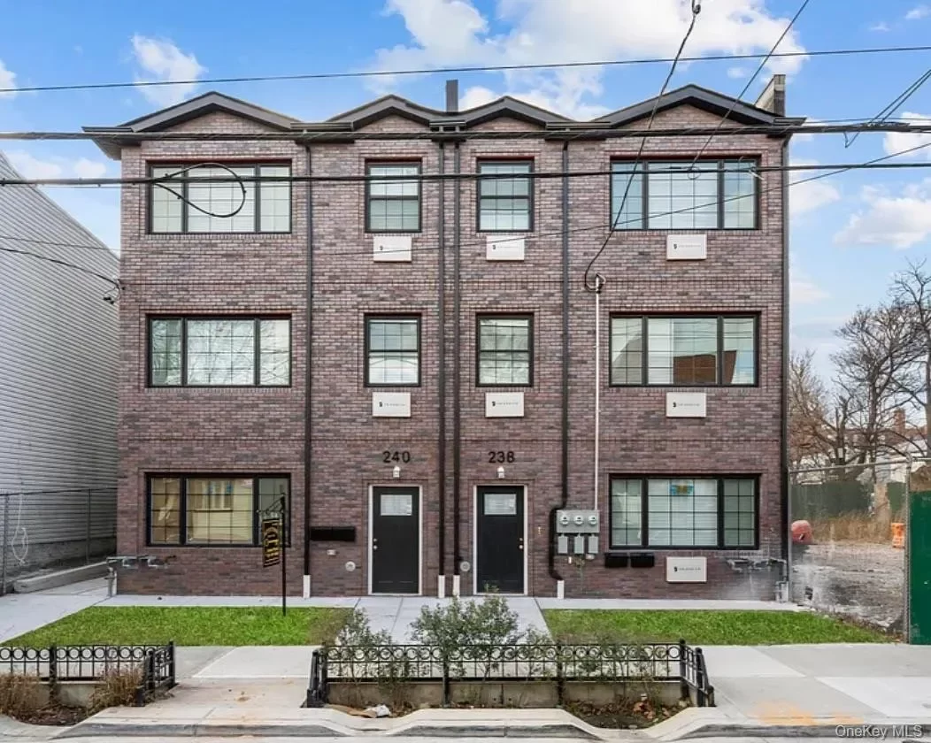 3BR Multi-Family for Rent in Brooklyn, NY