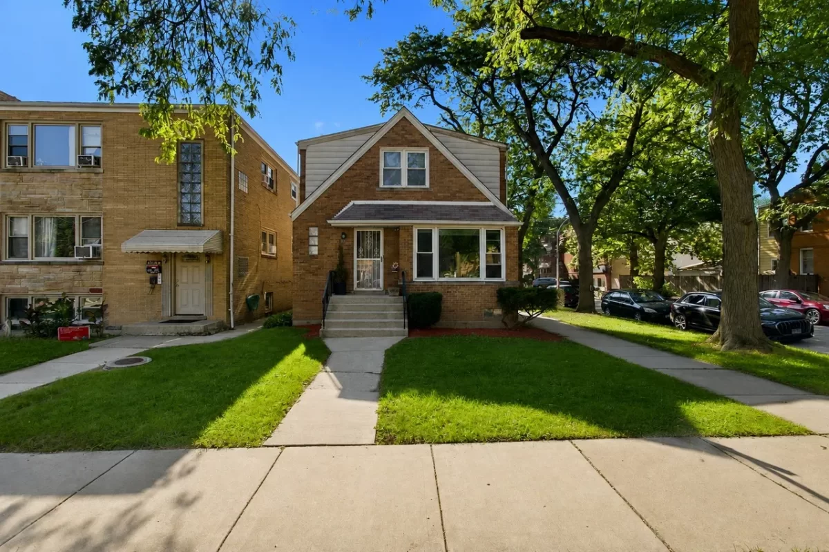 3BR Multi-Family for Sale in Chicago, IL