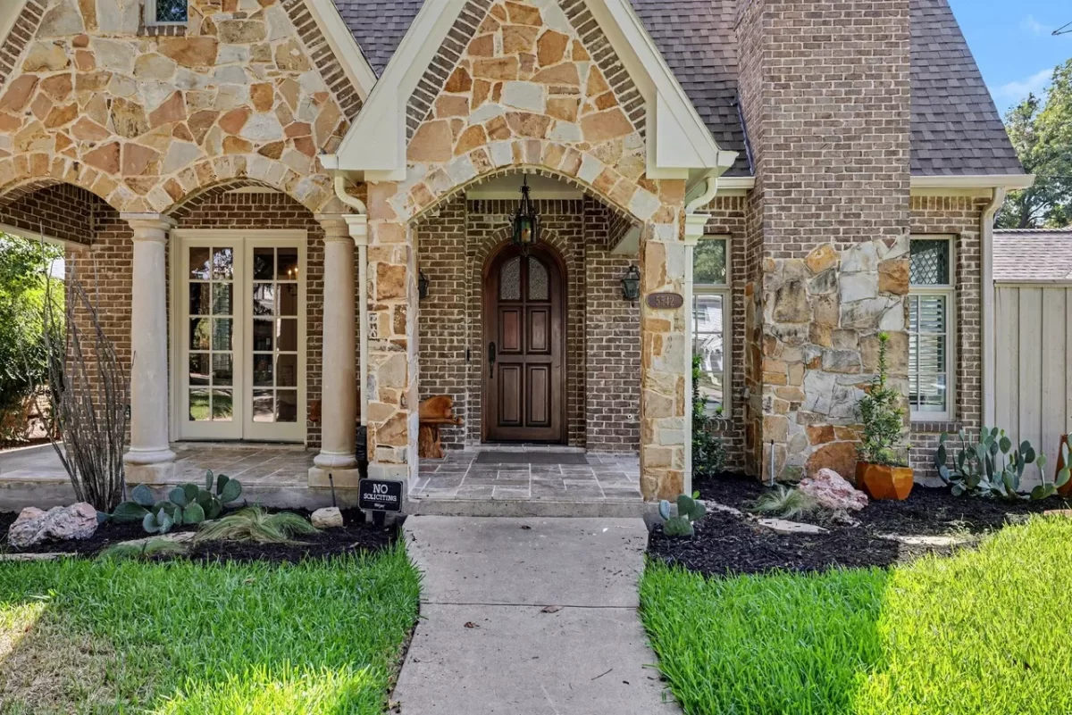 4BR House for Sale in Dallas, TX