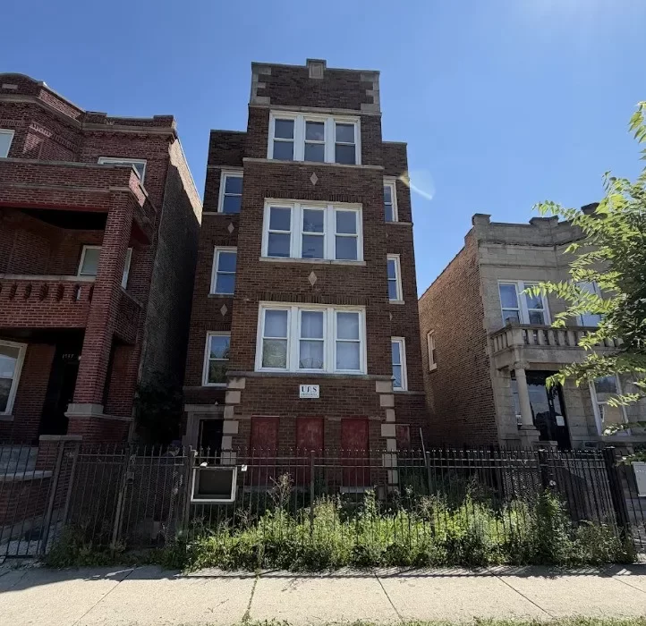 1BR Multi-Family for Sale in Chicago, IL